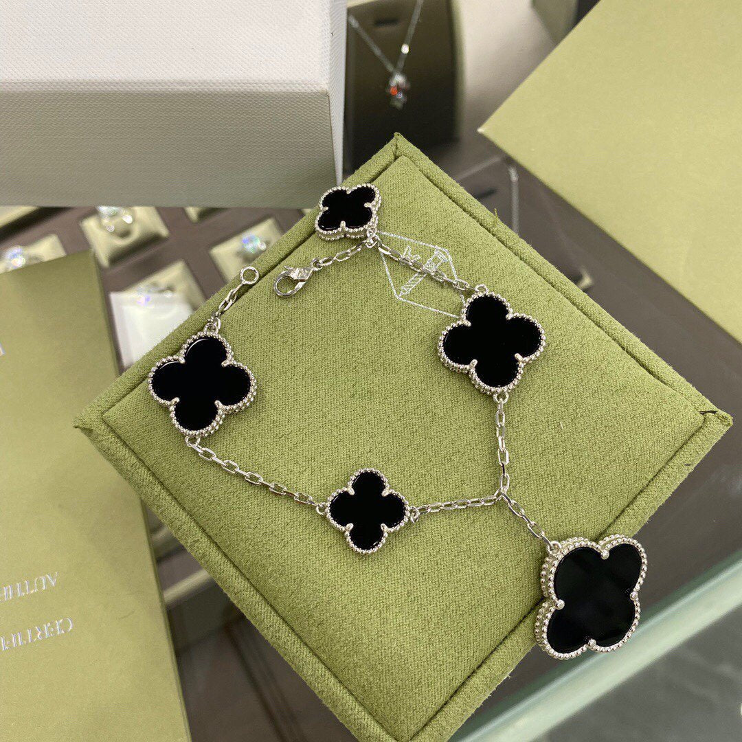 ¡®Lume Jewels¡¯CLOVER 5 MOTIFS SIVLER ONYX BRACELET