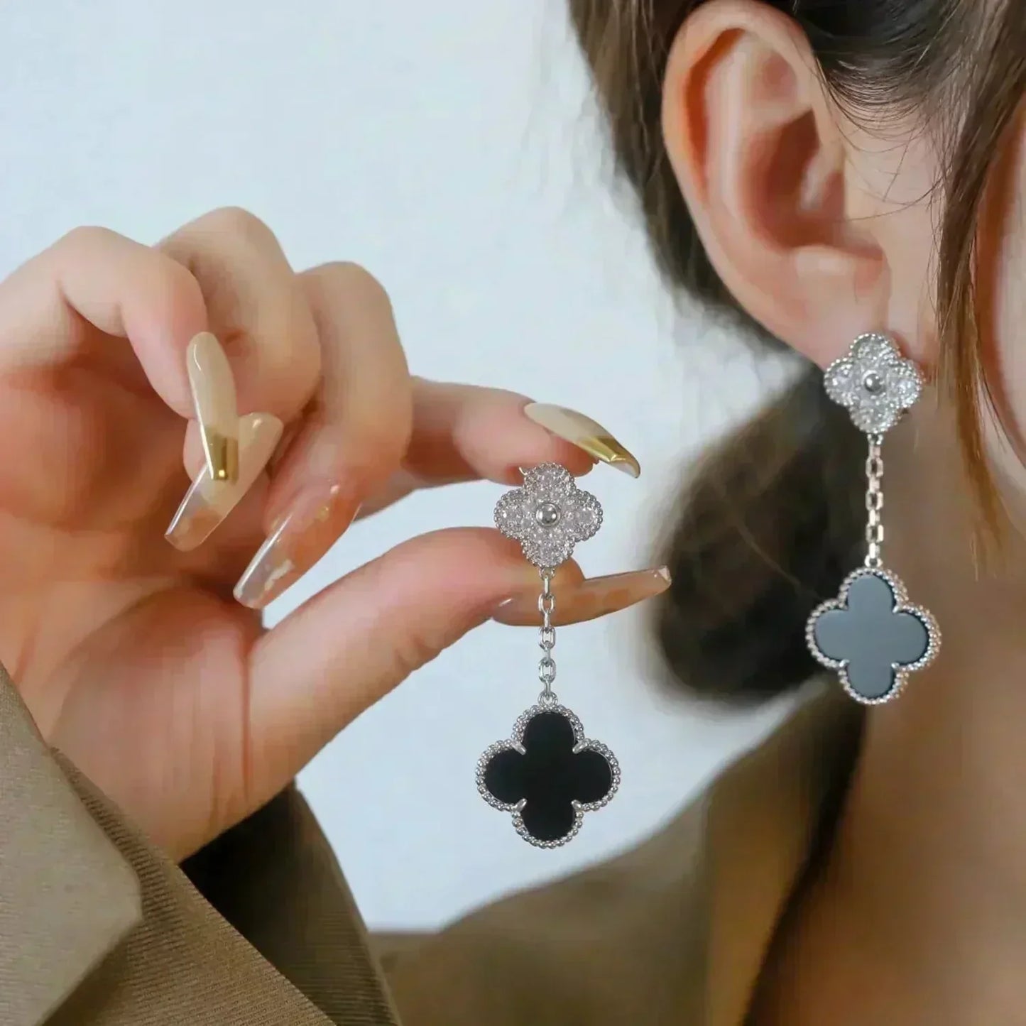 ¡®Lume Jewels¡¯CLOVER 2 MOTIFS  DIAMOND ONYX EARRINGS SILVER