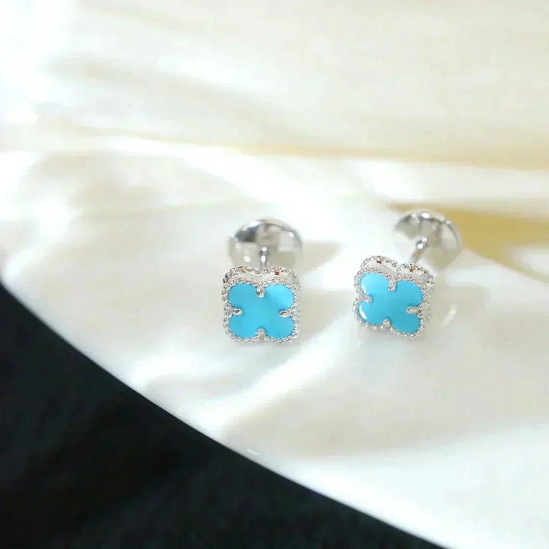¡®Lume Jewels¡¯CLOVER MINI 9.5MM ONYX STUD EARRINGS SILVER