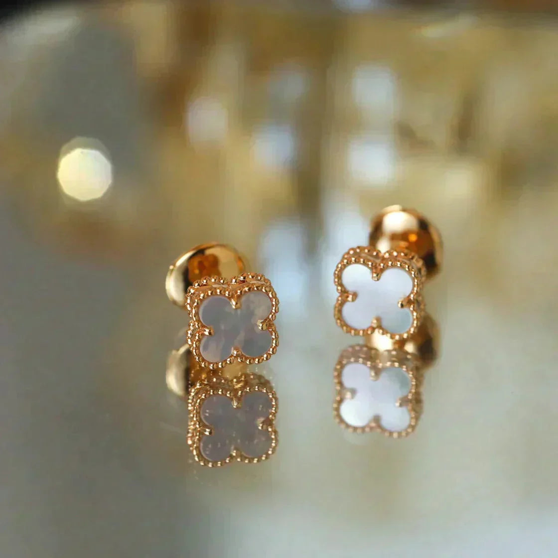 ¡®Lume Jewels¡¯CLOVER MINI 9.5MM WHITE MOP EARRINGS
