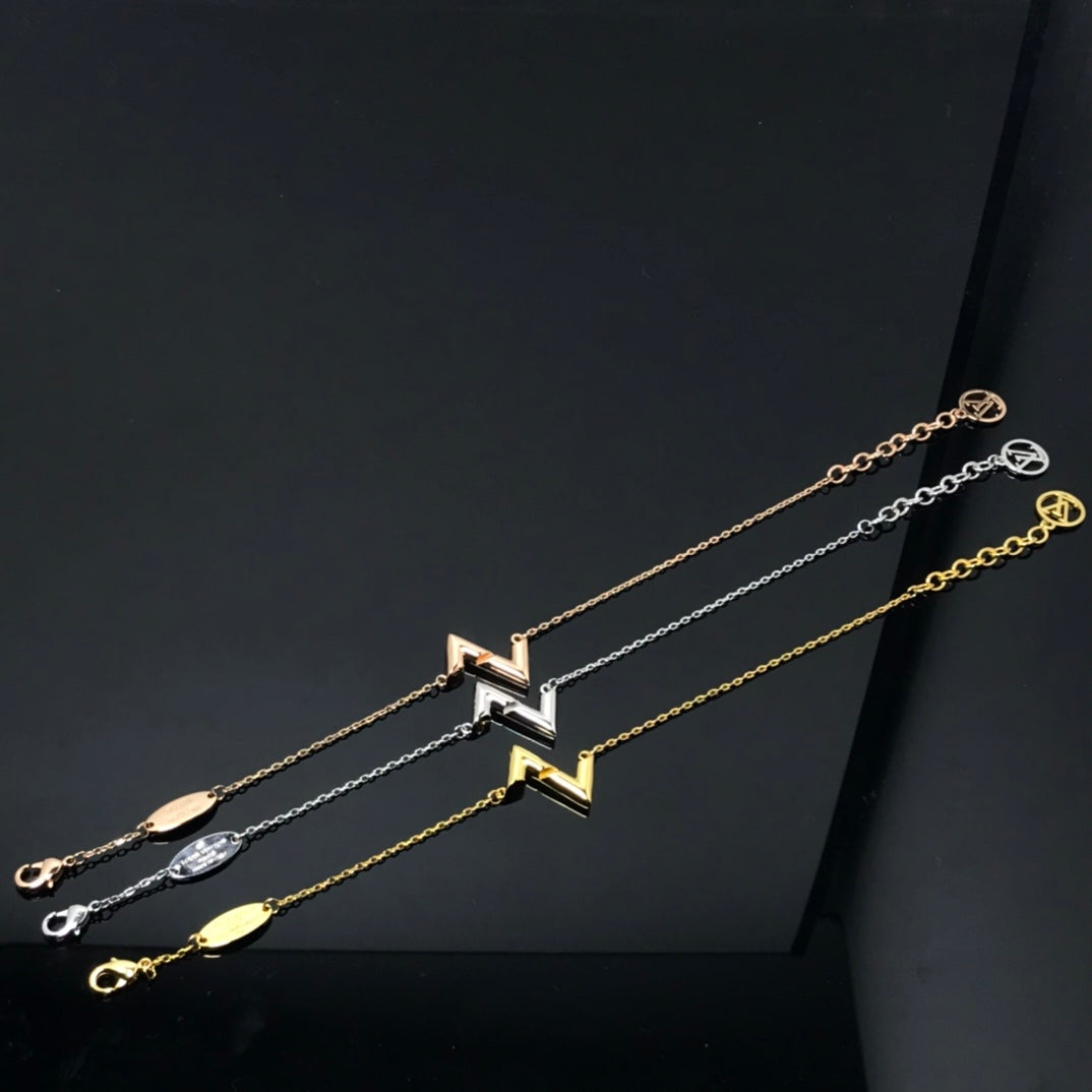¡®Lume Jewels¡¯VOLT LV LOGO BRACELET