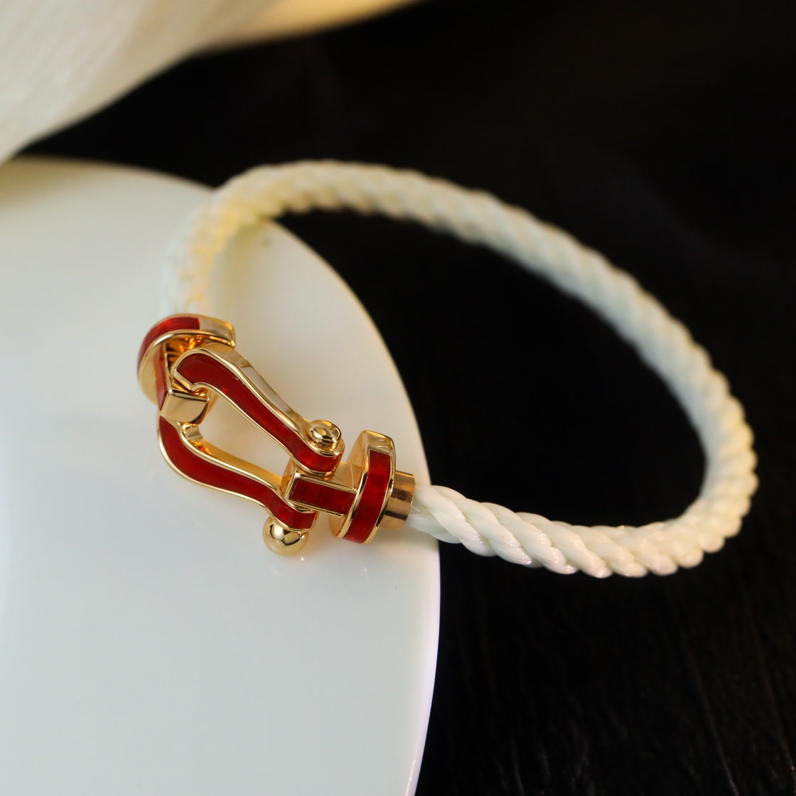 ¡®Lume Jewels¡¯FORCE 10 WHITE TEXTILE DIAMOND PAVED
