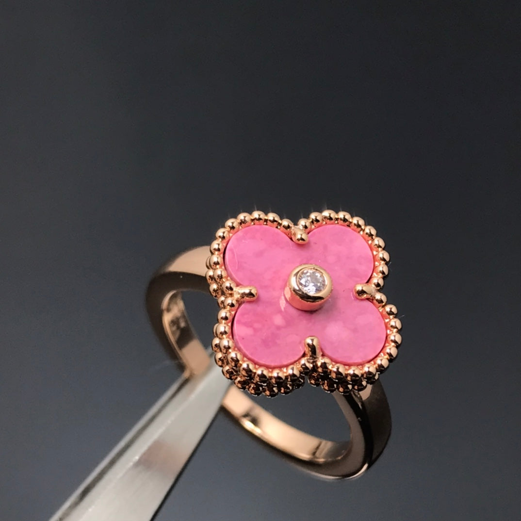 ¡®Lume Jewels¡¯CLOVER RHODONITE ROSE GOLD RING