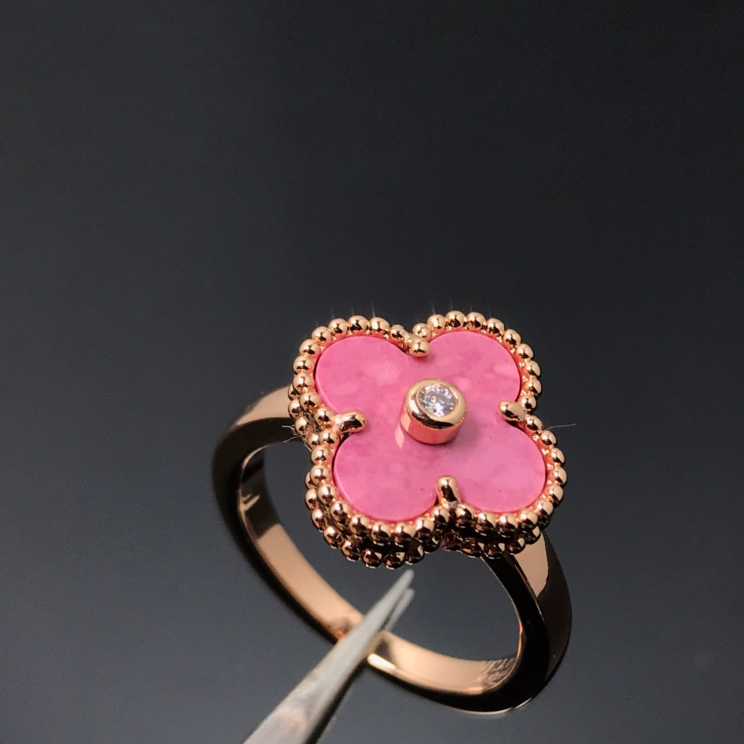 ¡®Lume Jewels¡¯CLOVER RHODONITE ROSE GOLD RING