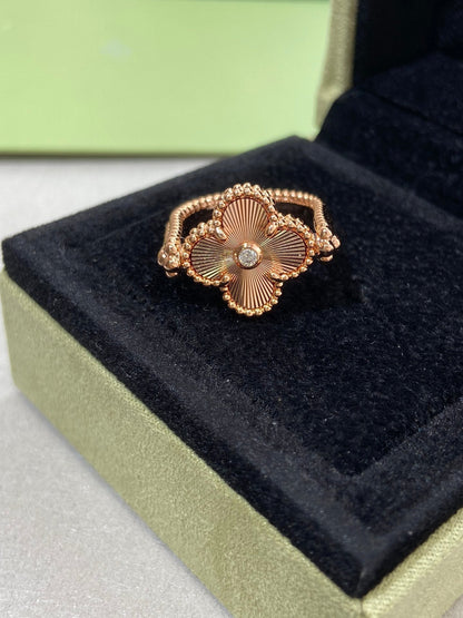 ¡®Lume Jewels¡¯CLOVER RIVERSIBLE ROSE GOLD RING
