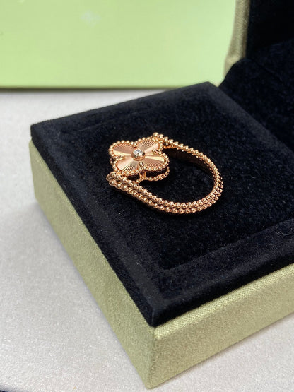¡®Lume Jewels¡¯CLOVER RIVERSIBLE ROSE GOLD RING