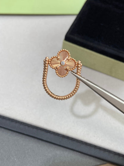 ¡®Lume Jewels¡¯CLOVER RIVERSIBLE ROSE GOLD RING