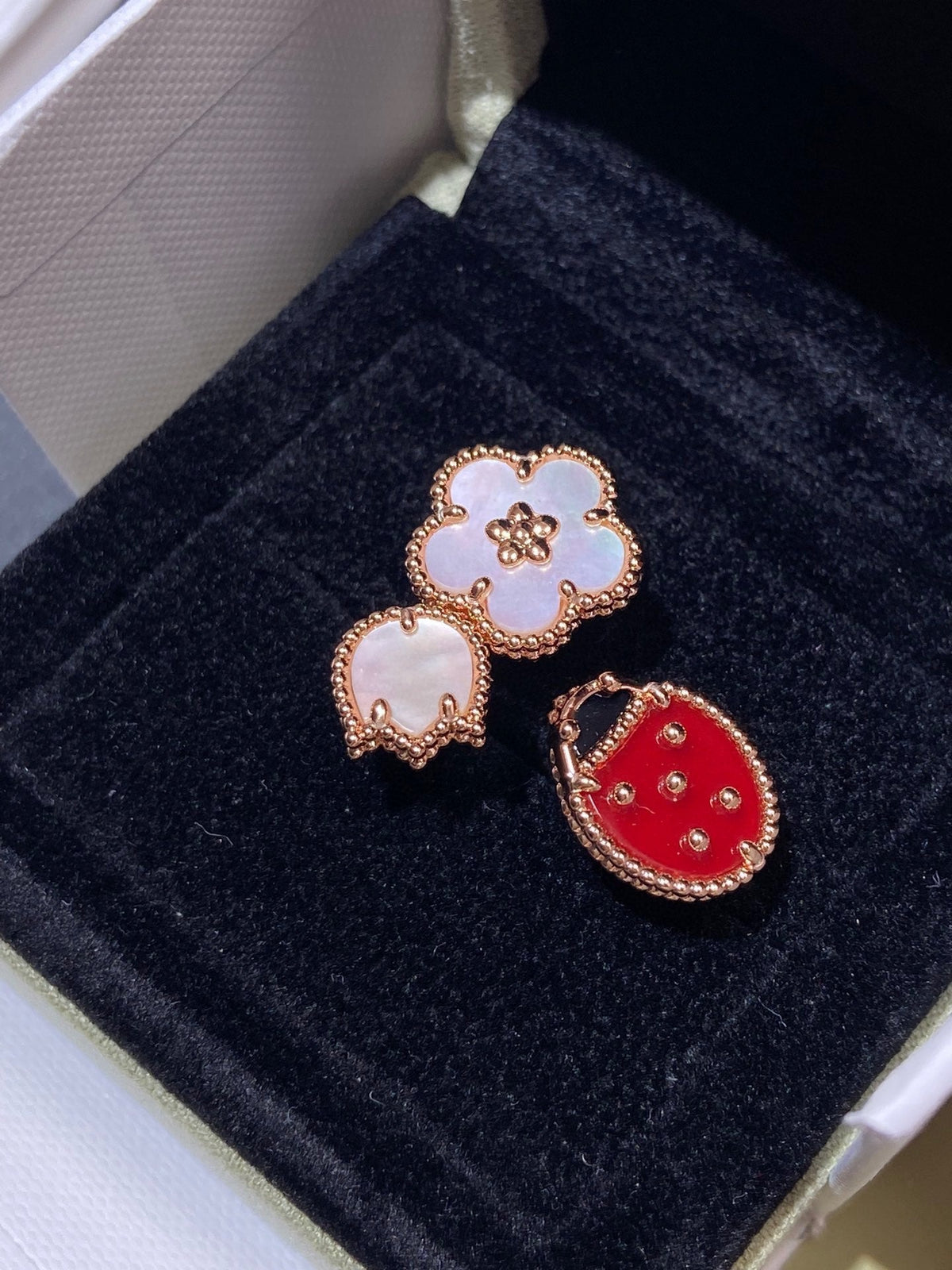 ¡®Lume Jewels¡¯LUCKY 3 MOTIF ROSE GOLD RING