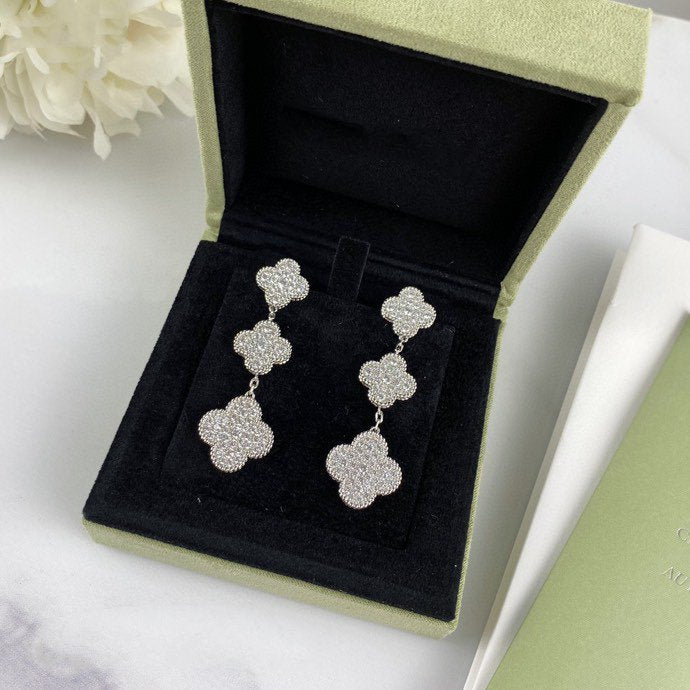 ¡®Lume Jewels¡¯CLOVER 3 MOTIF DIAMOND SILVER DROP EARRINGS