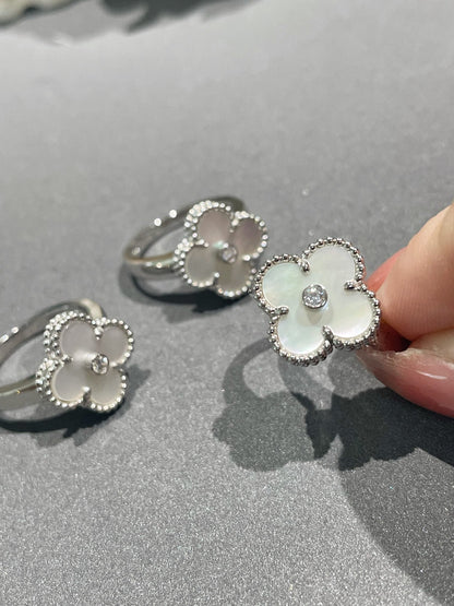 ¡®Lume Jewels¡¯CLOVER SILVER MOP DIAMOND RING