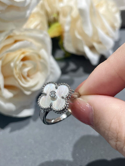 ¡®Lume Jewels¡¯CLOVER SILVER MOP DIAMOND RING