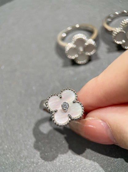 ¡®Lume Jewels¡¯CLOVER SILVER MOP DIAMOND RING