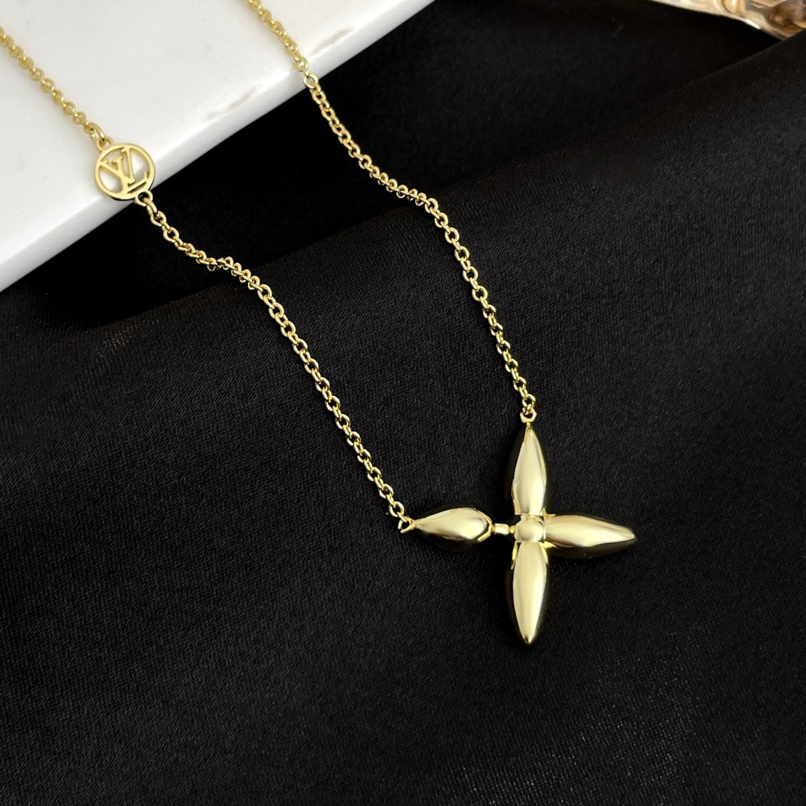 ¡®Lume Jewels¡¯LOUISETTE GOLD NECKLACE