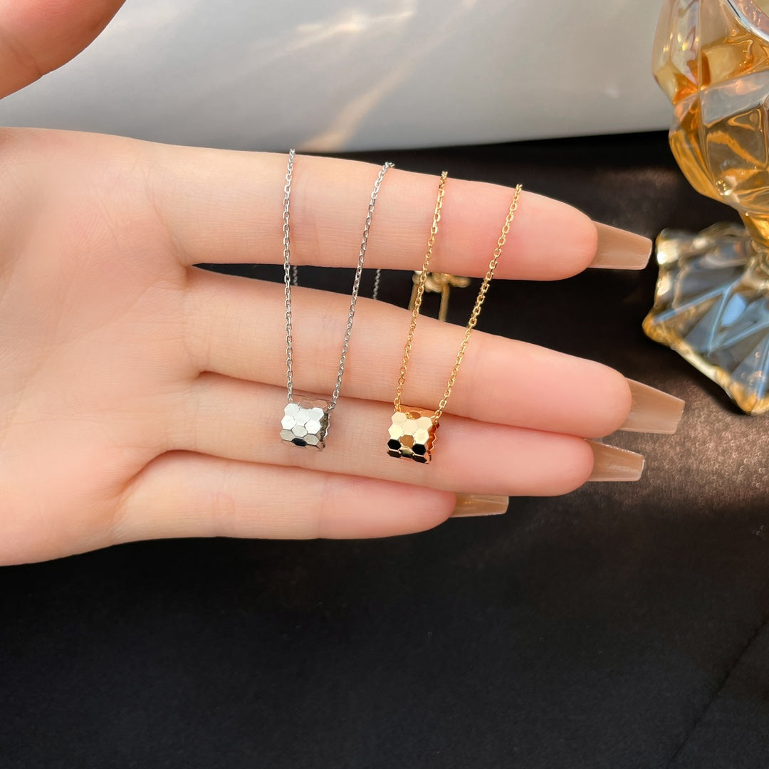 ¡®Lume Jewels¡¯BEE MINI NECKLACE
