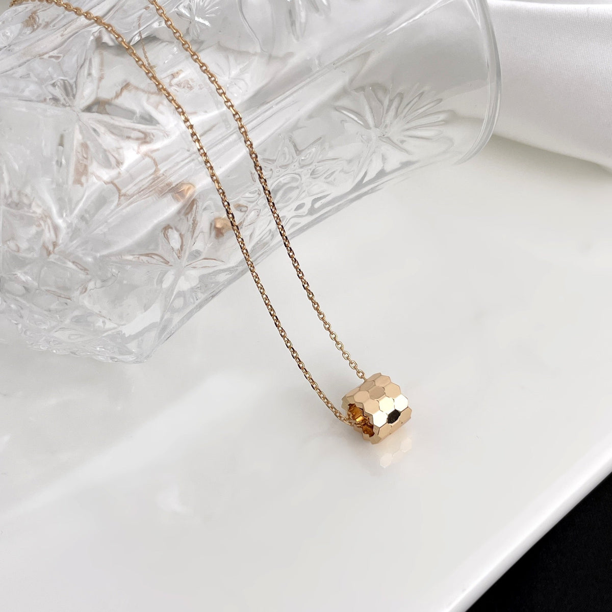 ¡®Lume Jewels¡¯BEE MINI NECKLACE
