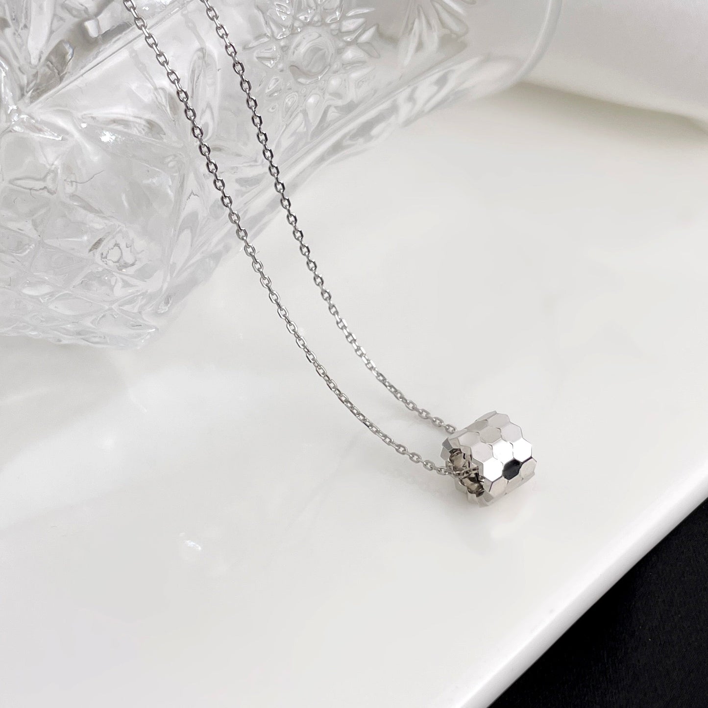 ¡®Lume Jewels¡¯BEE MINI NECKLACE