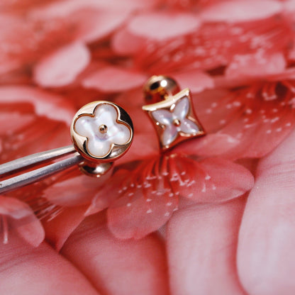 ¡®Lume Jewels¡¯STAR AND SUN PINK GOLD MOP STUD EARRINGS