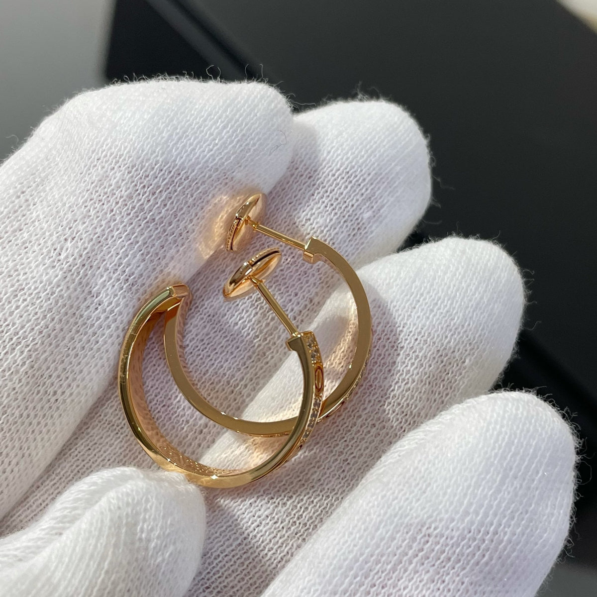 ¡®Lume Jewels¡¯LOVE DIAMOND PINK GOLD HOOP EARRINGS