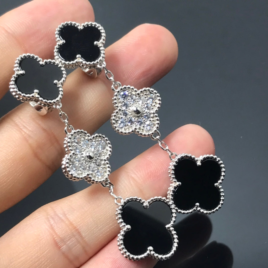 ¡®Lume Jewels¡¯CLOVER 3 MOTIF DIAMOND ONYX SILVER EARRINGS