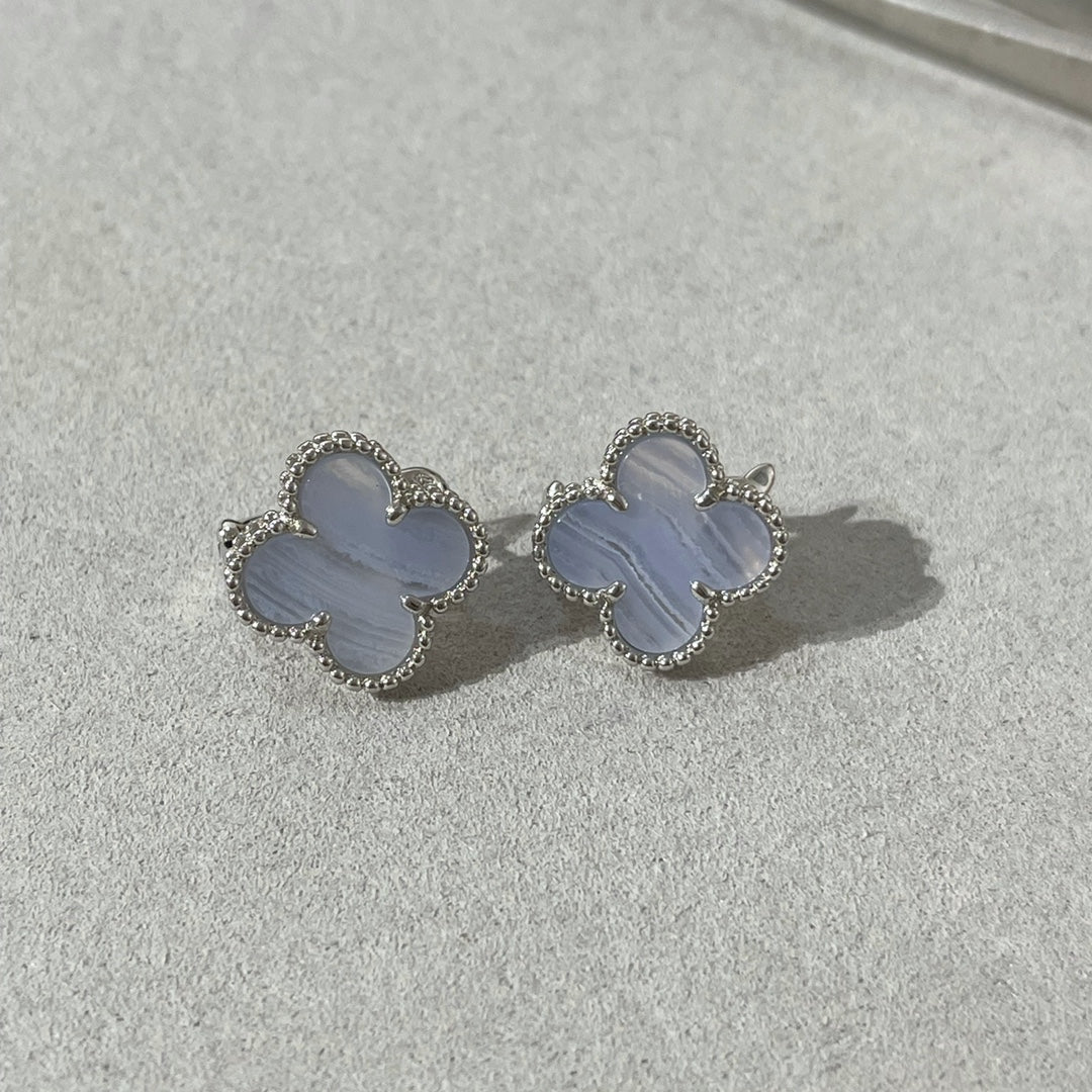 ¡®Lume Jewels¡¯CLOVER CHALCEDONY SILVER STUD EARRINGS