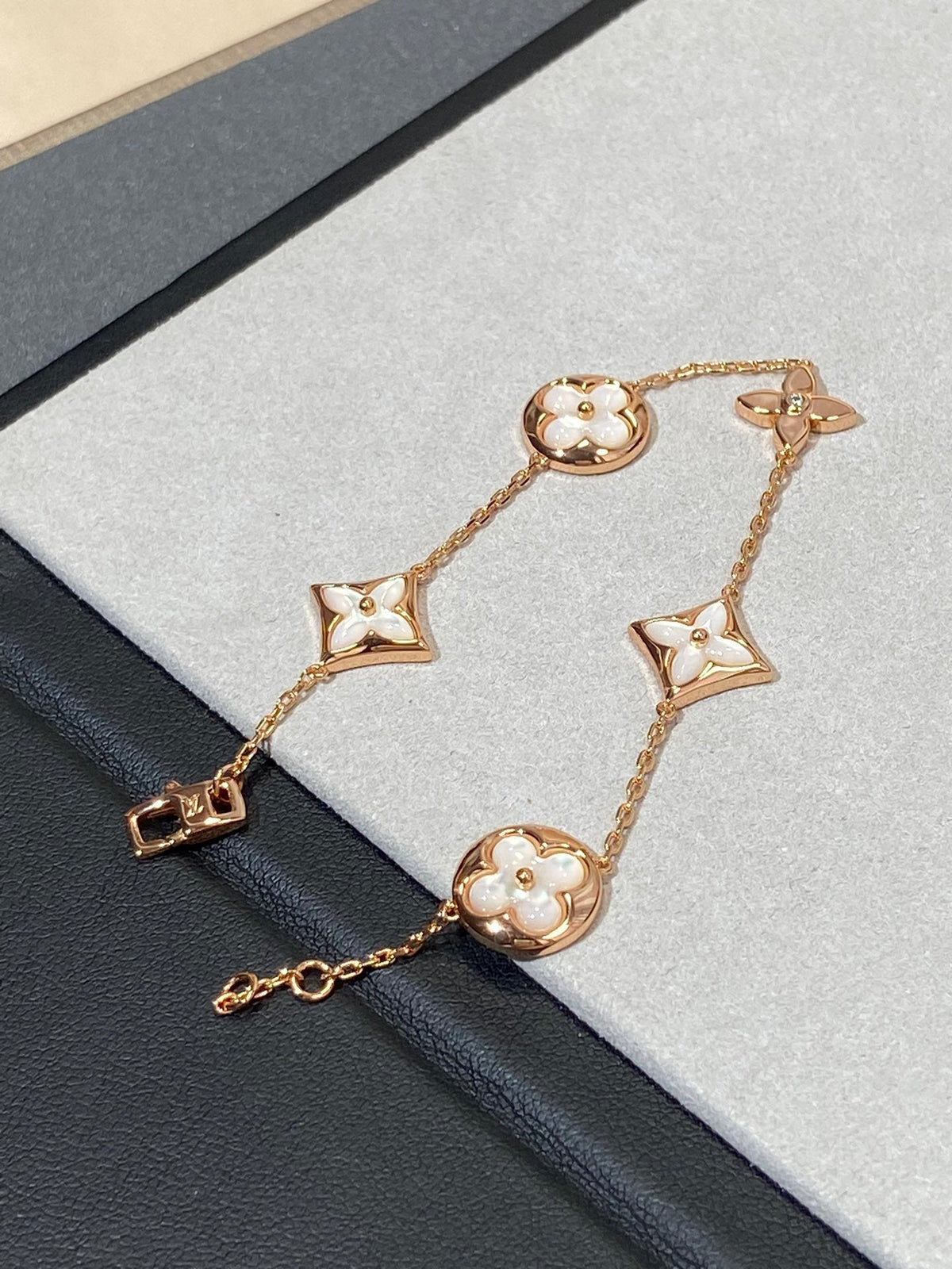 ¡®Lume Jewels¡¯STAR AND SUN 5 MOTIF MOP PINK GOLD BRACELET