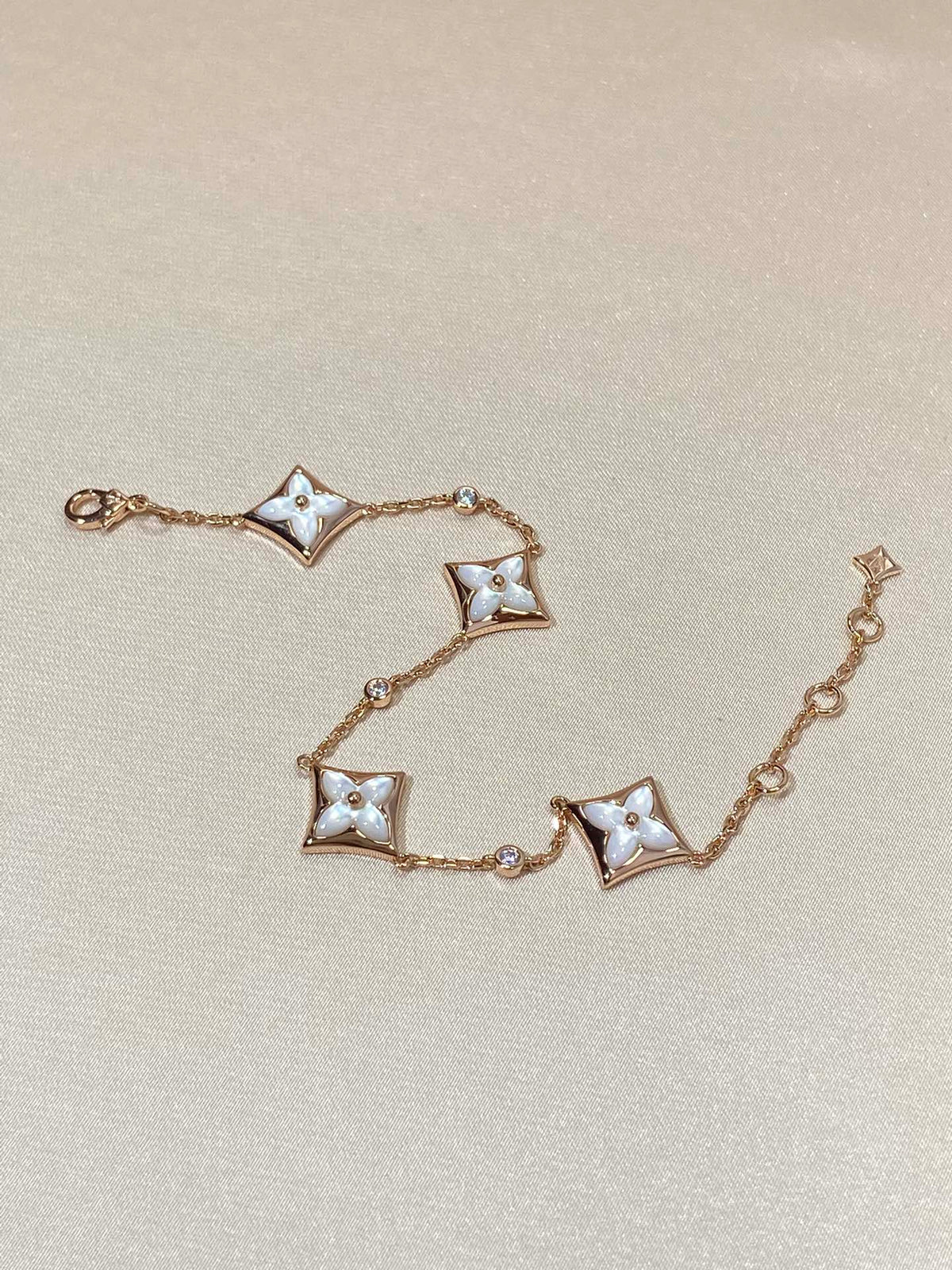 ¡®Lume Jewels¡¯STAR 4 MOTIF MOP DIAMOND PINK GOLD BRACELET