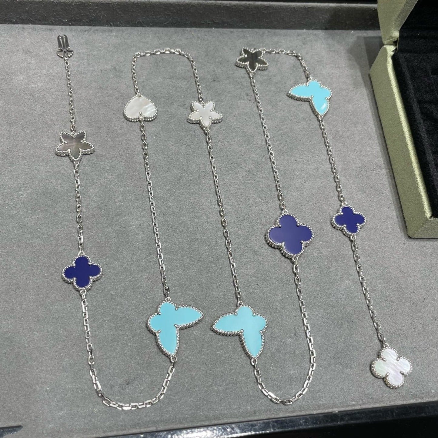 ¡®Lume Jewels¡¯LUCKY CLOVER SILVER 11 MOTIF NECKLACE