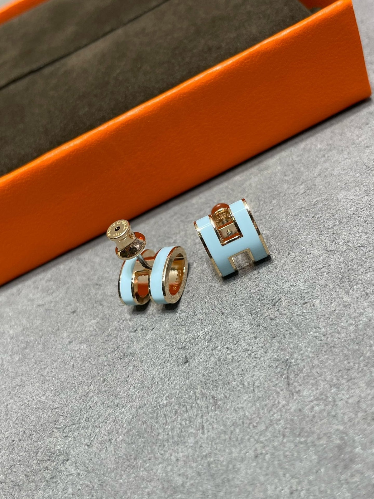 ¡®Lume Jewels¡¯POP H SKY BLUE STUD EARRINGS
