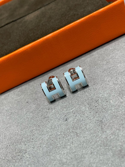 ¡®Lume Jewels¡¯POP H SKY BLUE STUD EARRINGS