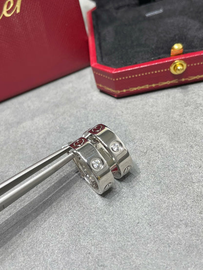 ¡®Lume Jewels¡¯LOVE 5.5MM 1 DIAMOND EARRINGS