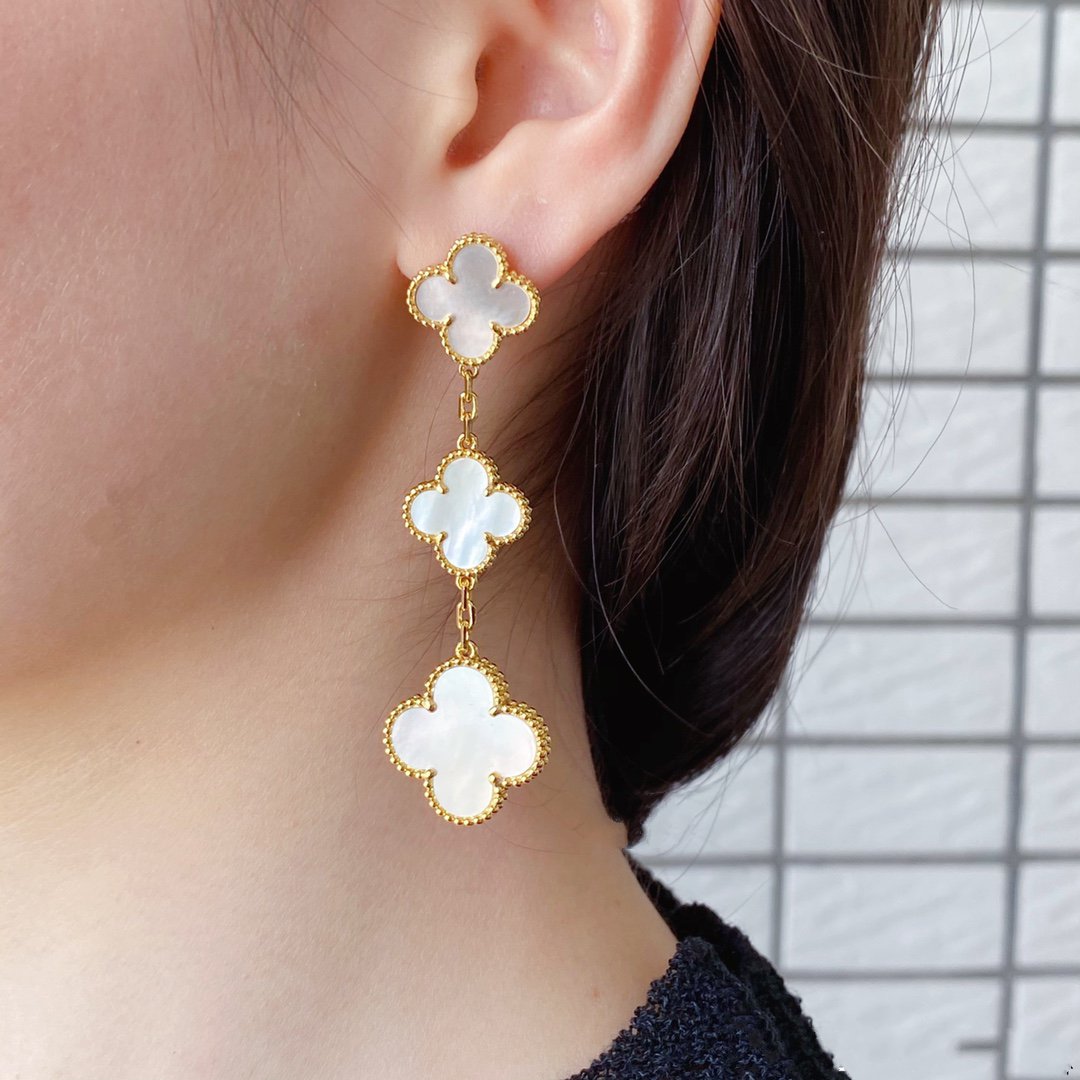 ¡®Lume Jewels¡¯CLOVER MOP 3 MOTIFS GOLD EARRINGS