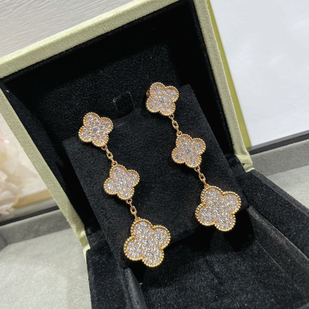 ¡®Lume Jewels¡¯CLOVER 3 MOTIFS DIAMOND PAVED ROSE GOLD EARRINGS