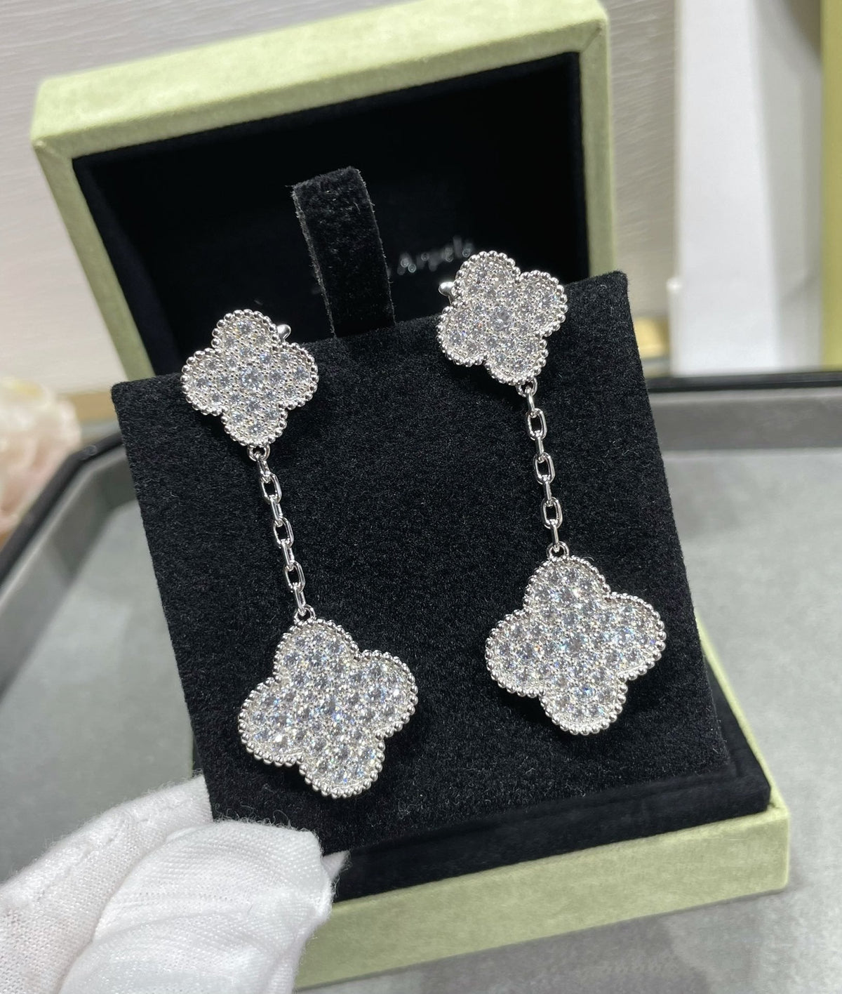 ¡®Lume Jewels¡¯CLOVER 2 MOTIFS DIAMOND PAVED SILVER EARRINGS