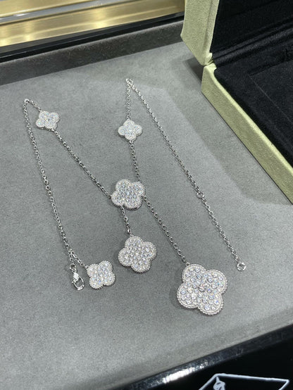 ¡®Lume Jewels¡¯CLOVER 6 MOTIF DIAMOND PAVED NECKLACE