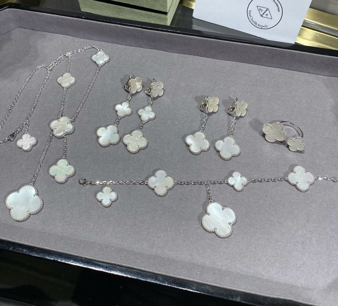 ¡®Lume Jewels¡¯CLOVER 5 MOTIF WHITE MOP SILVER BRACELET