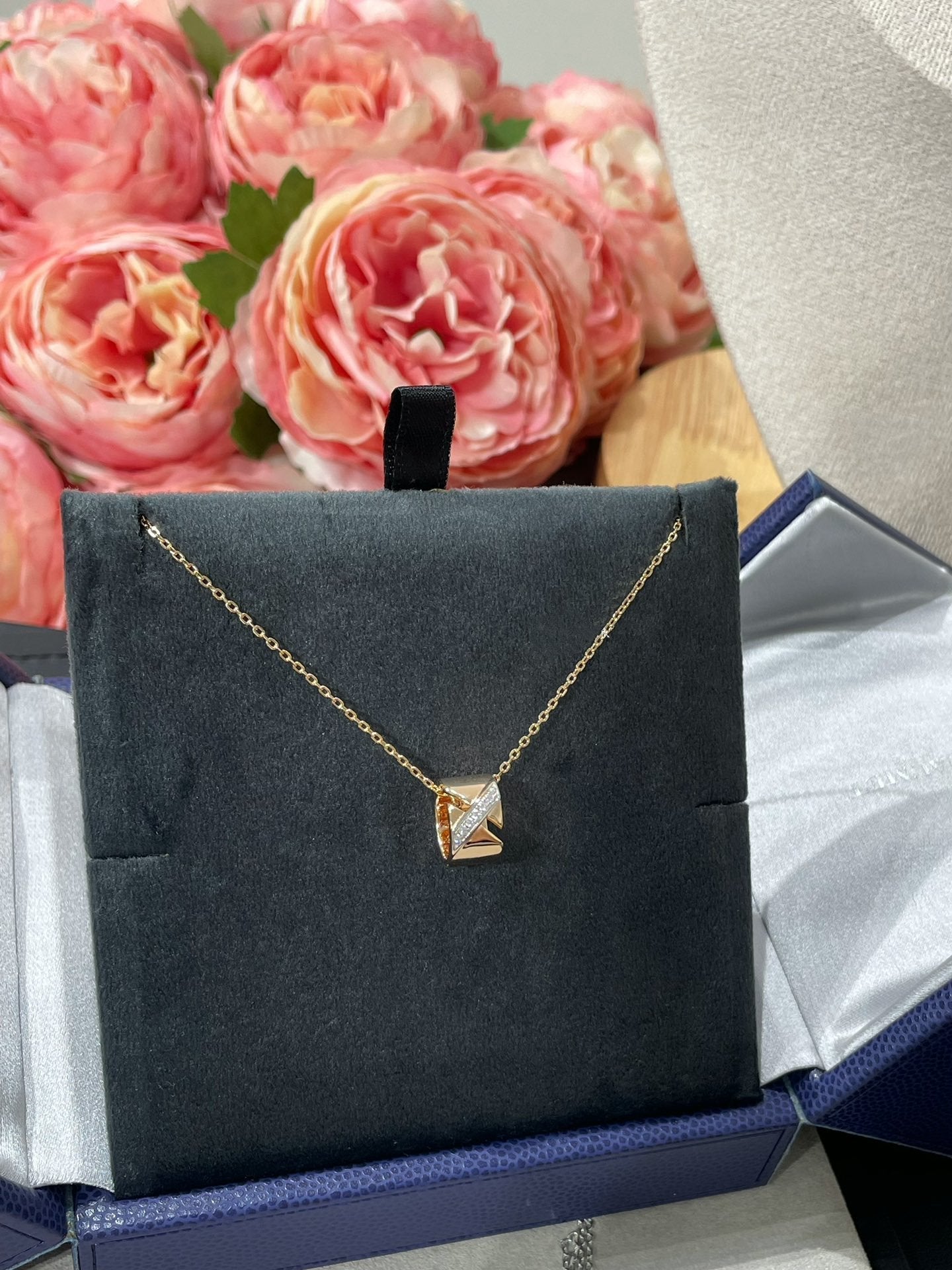 ¡®Lume Jewels¡¯LIENS EVIDENCE DIAMOND NECKLACE