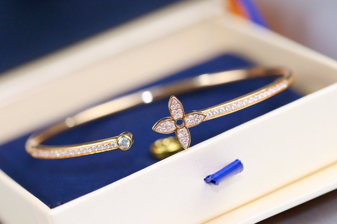 ¡®Lume Jewels¡¯IDYLLE PINK GOLD OPEN BRACELET DIAMOND PAVED