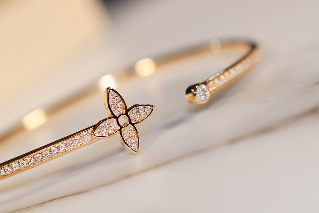 ¡®Lume Jewels¡¯IDYLLE GOLD OPEN BRACELET DIAMOND PAVED