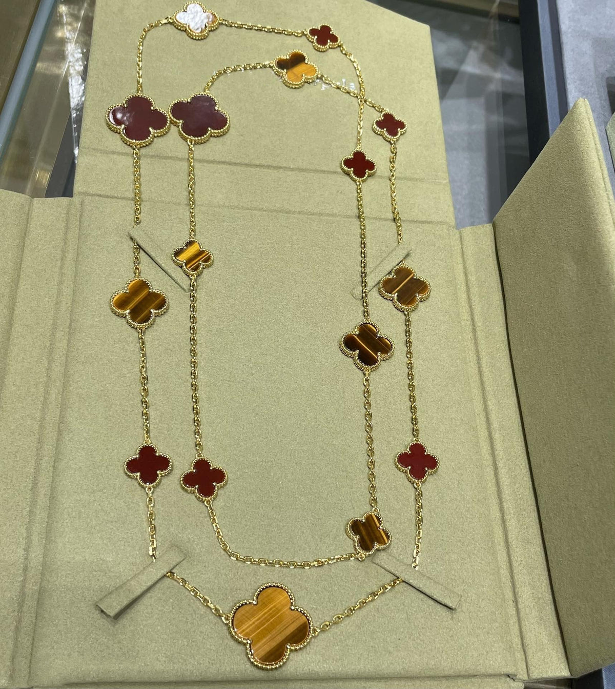 ¡®Lume Jewels¡¯CLOVER 16 MOTIF CARNELIAN TIGER EYE ROSE GOLD NECKLACE