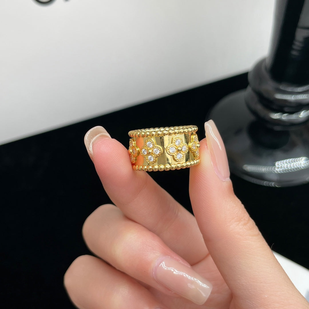 ¡®Lume Jewels¡¯PERLEE DIAMOND LARGE RING