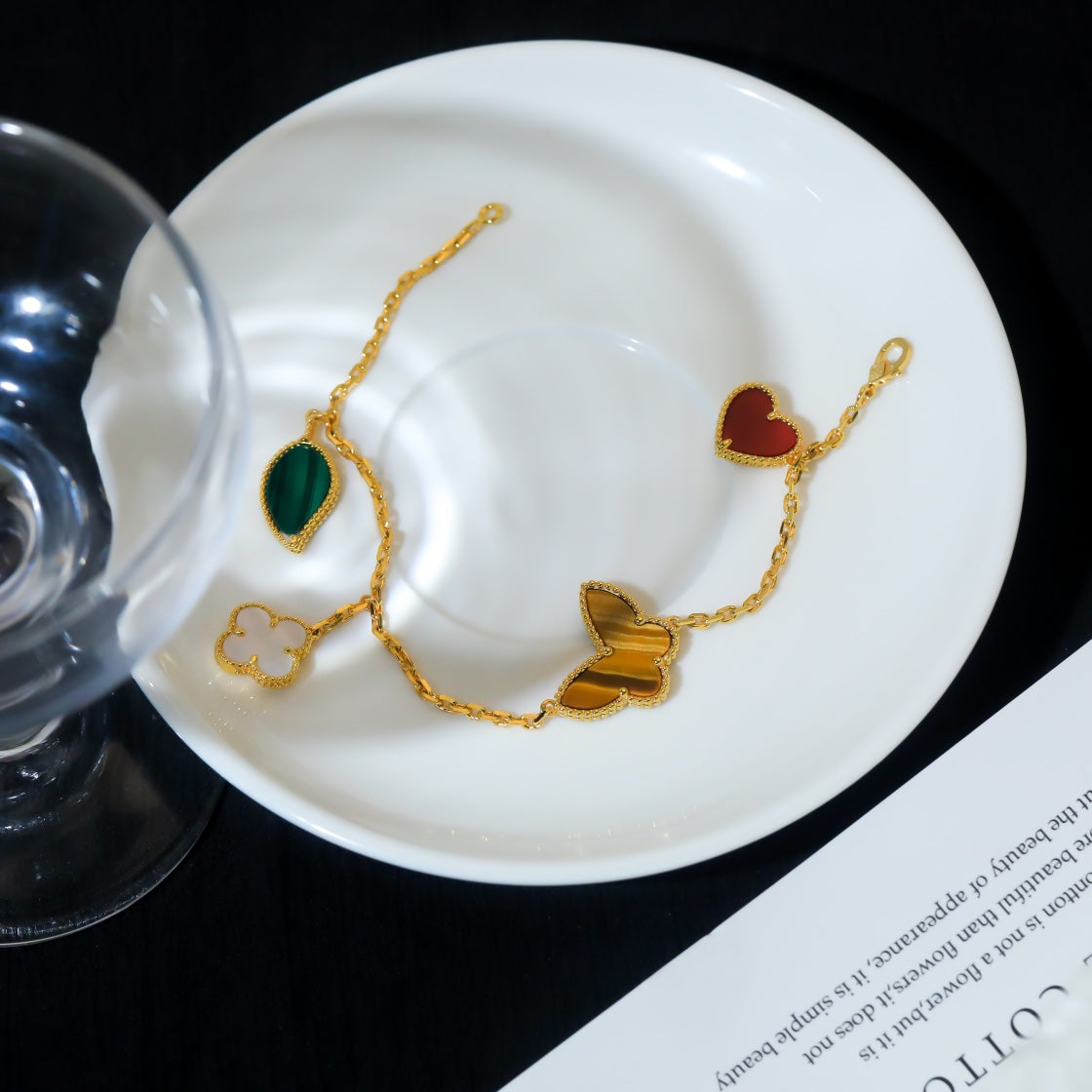 ¡®Lume Jewels¡¯LUCKY SPRING 5 MOTIF GOLD BRACELET