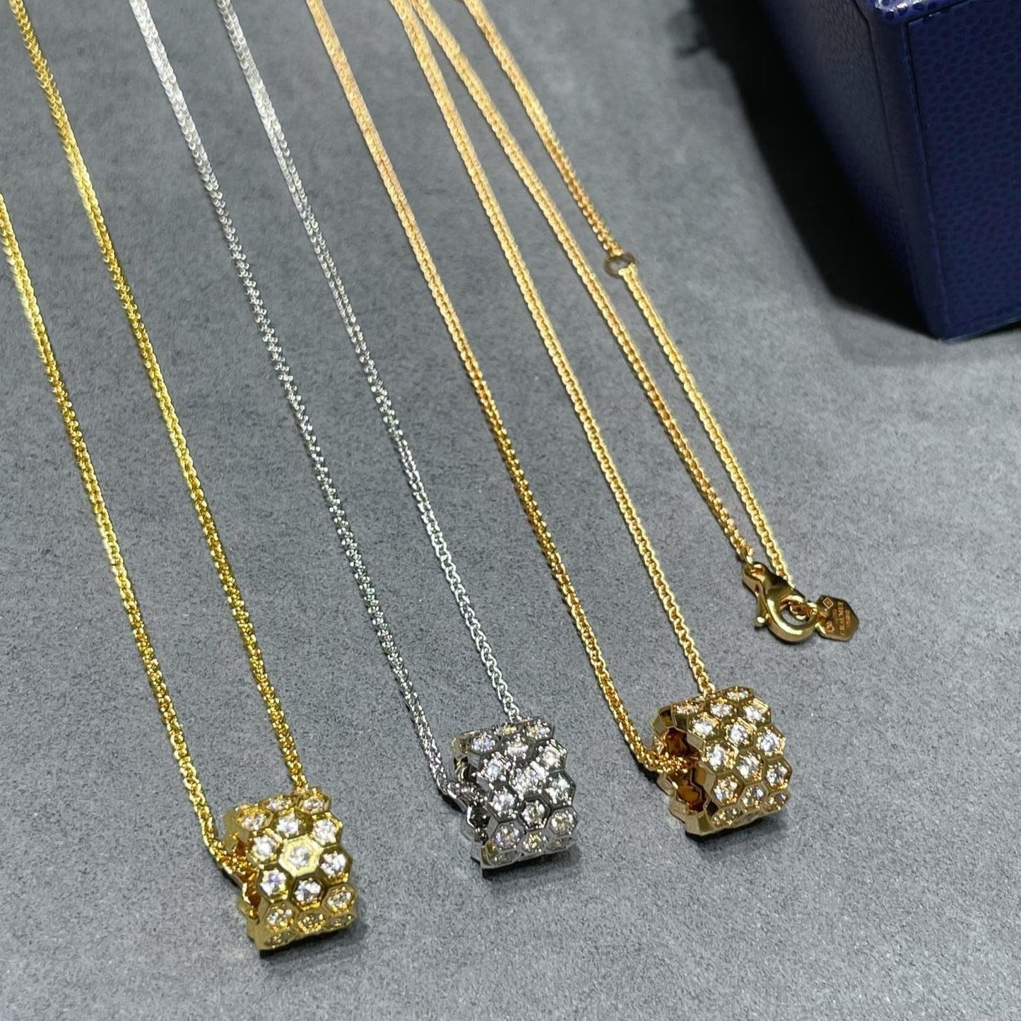 ¡®Lume Jewels¡¯BEE LOVE DIAMOND PAVED 3 ROW NECKLACE