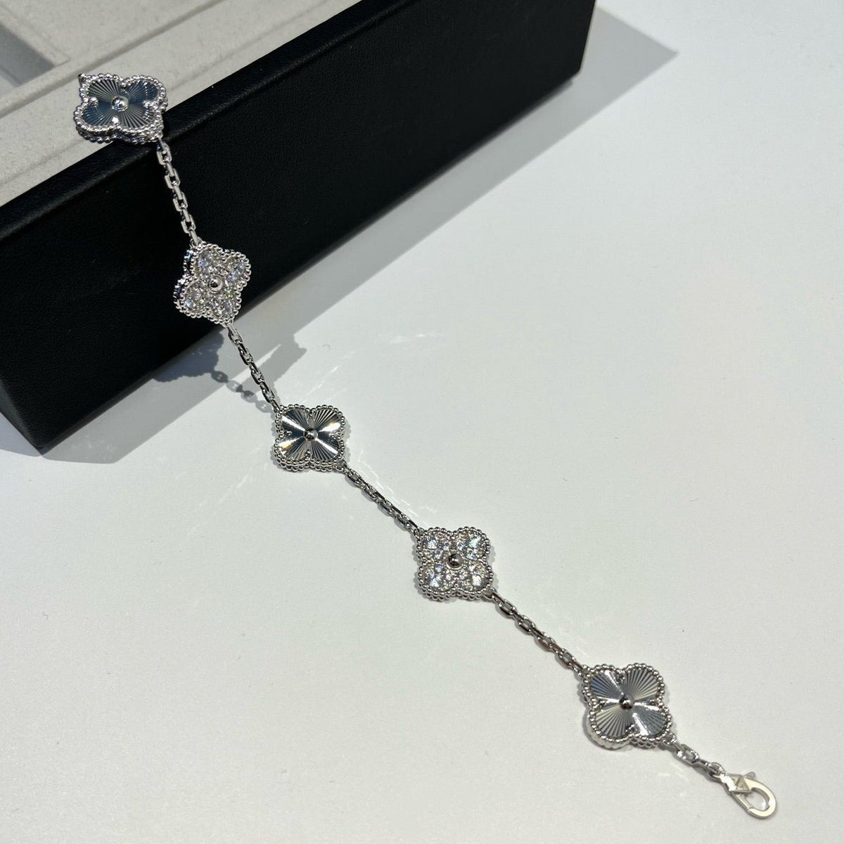 [Lume Jewels]New  CLOVER 5 MOTIF LASER BRACELET COLLECTION