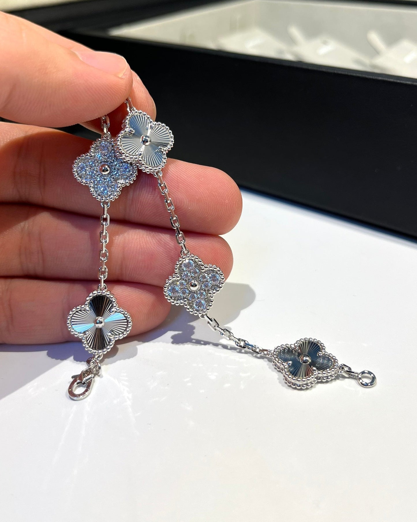 [Lume Jewels]New  CLOVER 5 MOTIF LASER BRACELET COLLECTION