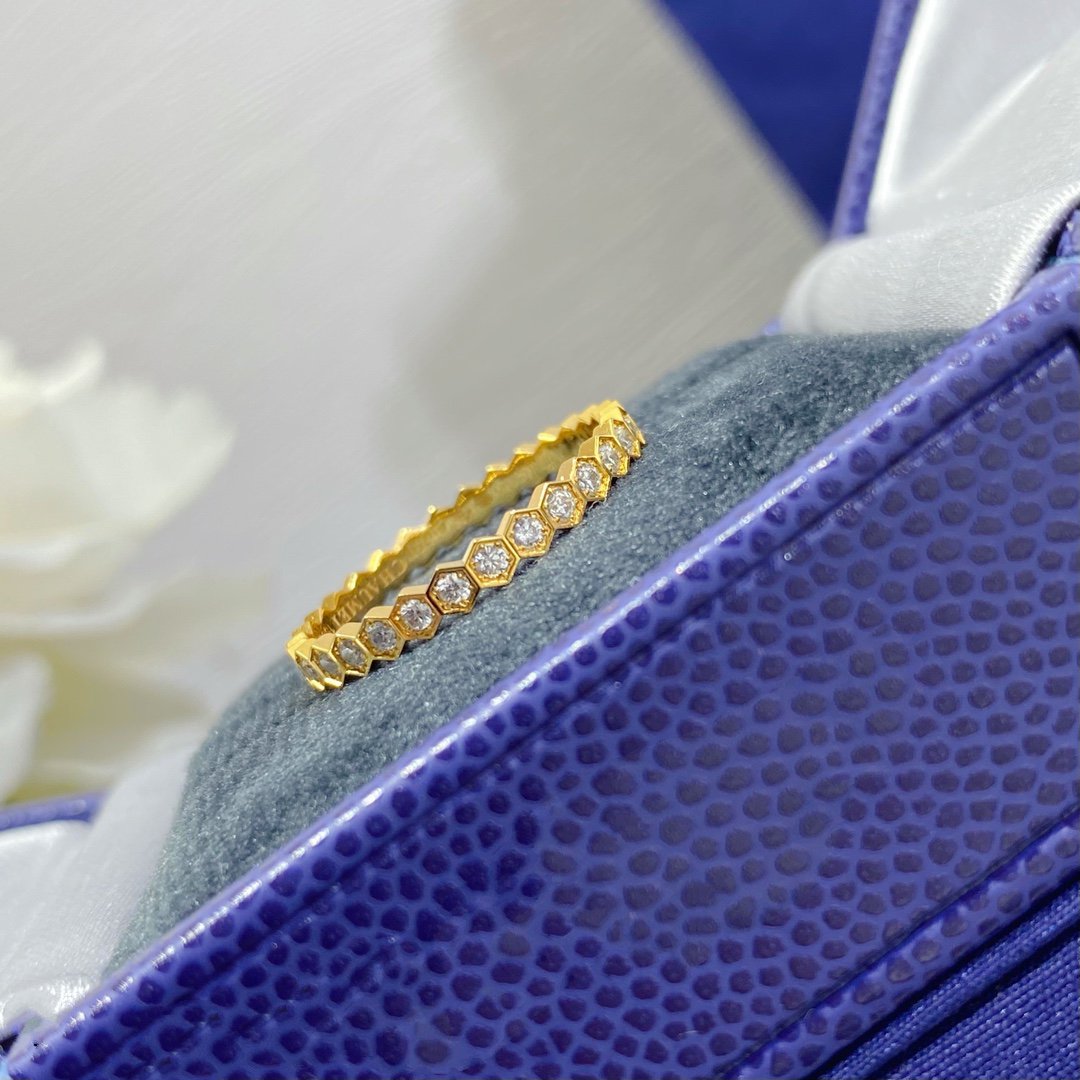 ¡®Lume Jewels¡¯BEE LOVE DIAMOND PAVED SMALL RING