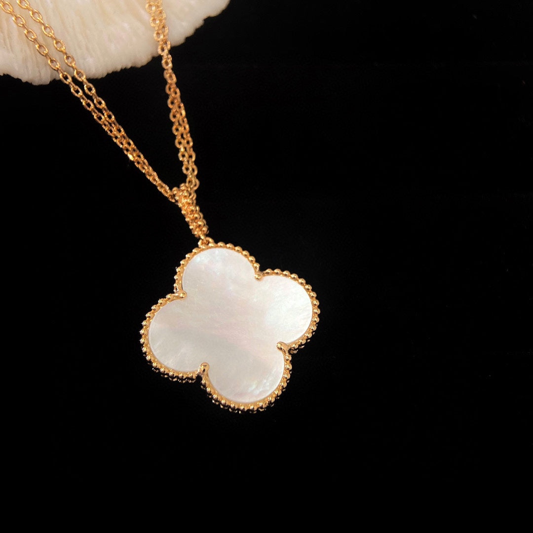¡®Lume Jewels¡¯CLOVER 25MM MOP LARGE PENDANT NECKLACE