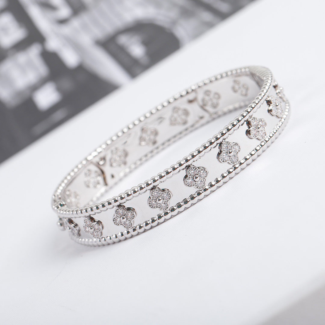 ¡®Lume Jewels¡¯CLOVER BRACELET 8MM DIAMONDS