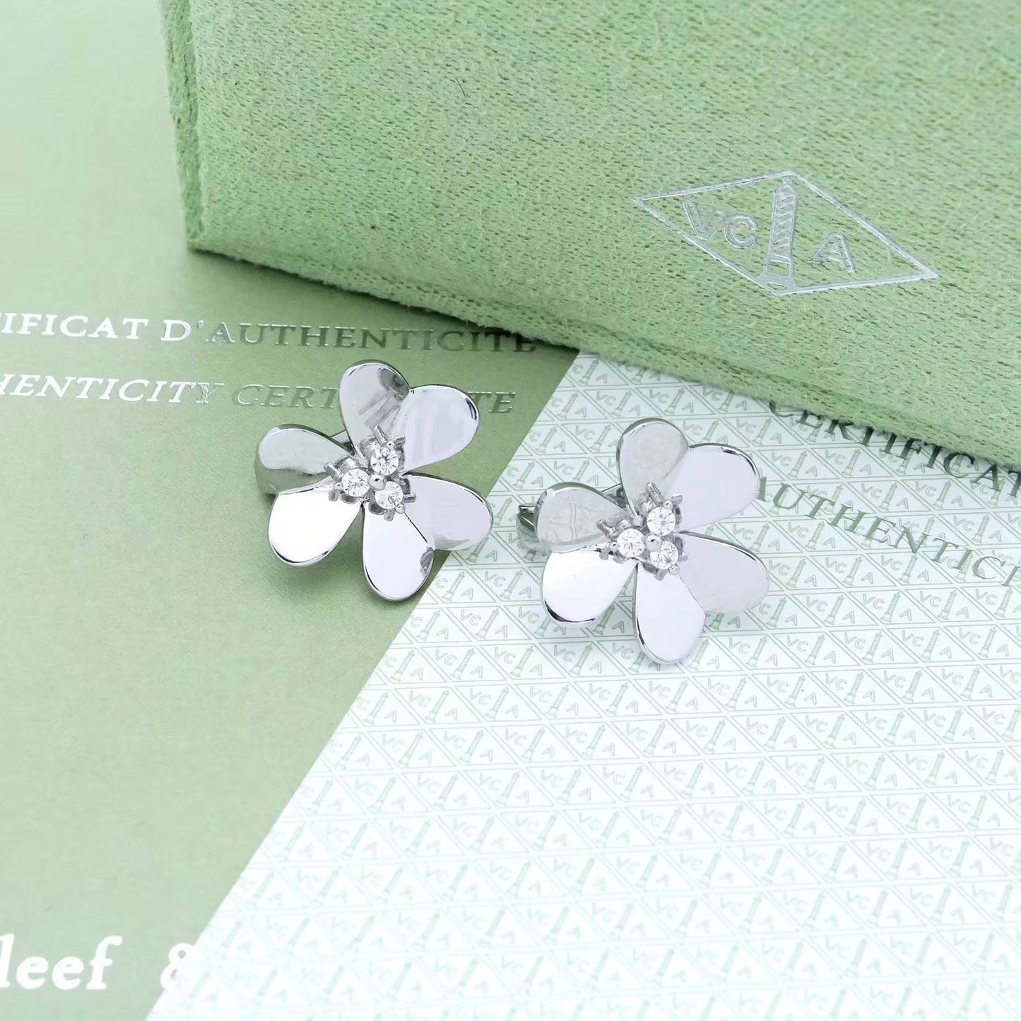 ¡®Lume Jewels¡¯FRIVOLE EARRINGS- LARGE MODEL