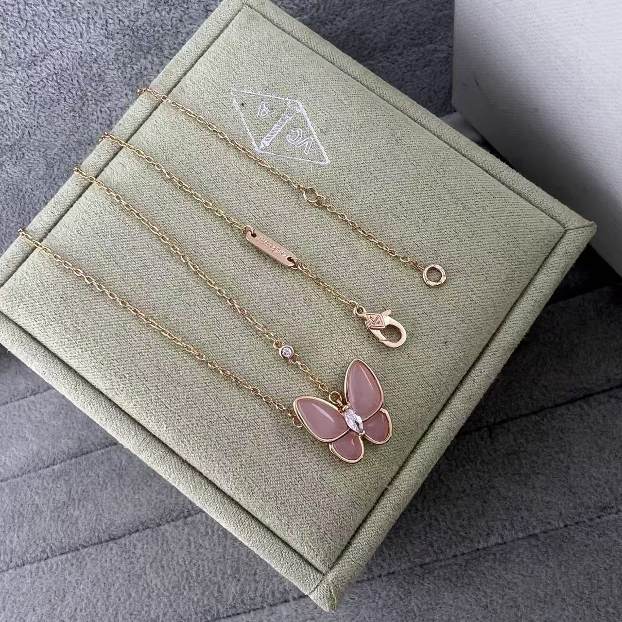 [Lume Jewels] Pink Butterfly Necklace