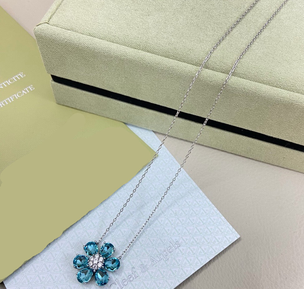 [Lume Jewels] flower necklace
